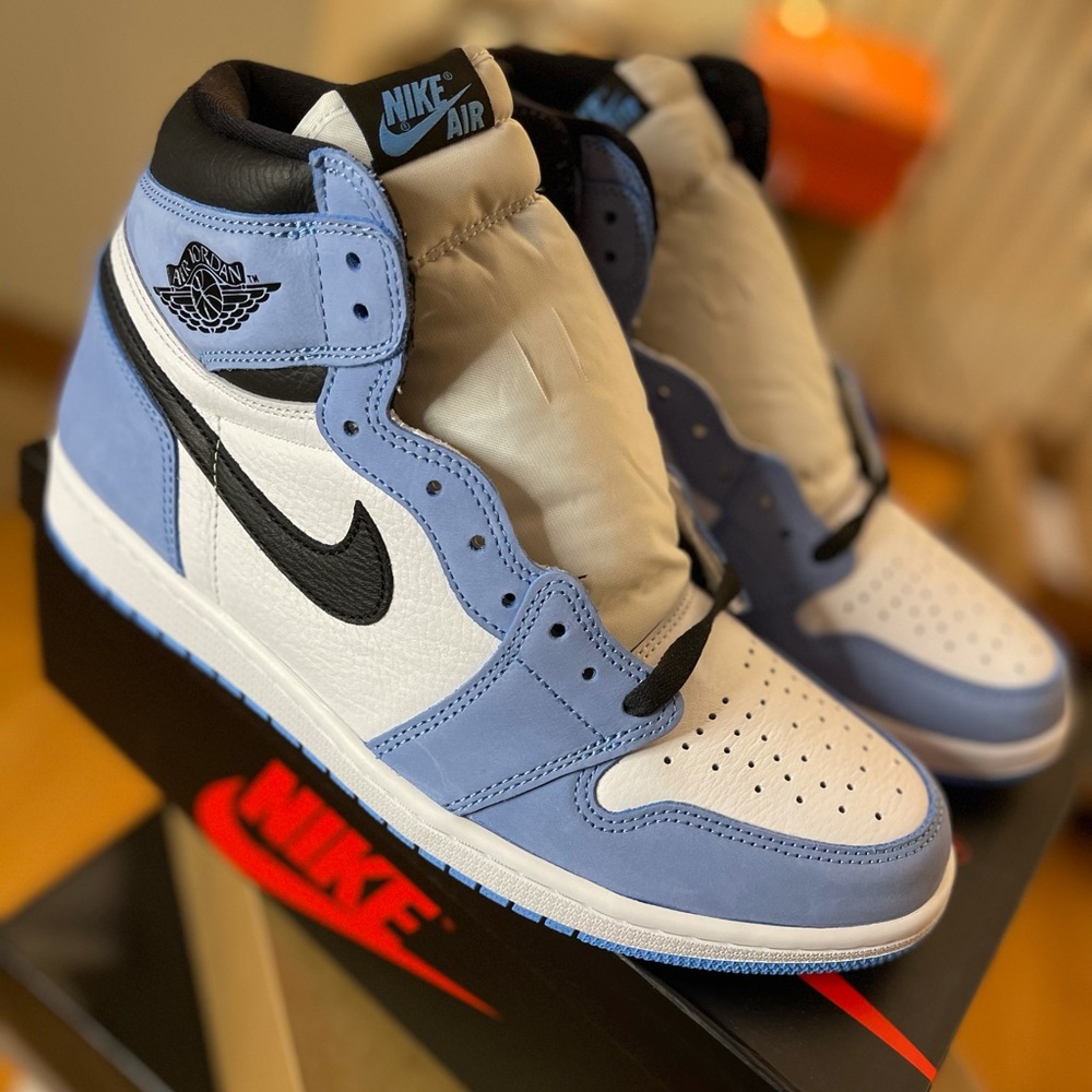 Air Jordan 1 Retro High OG ‘University Blue’